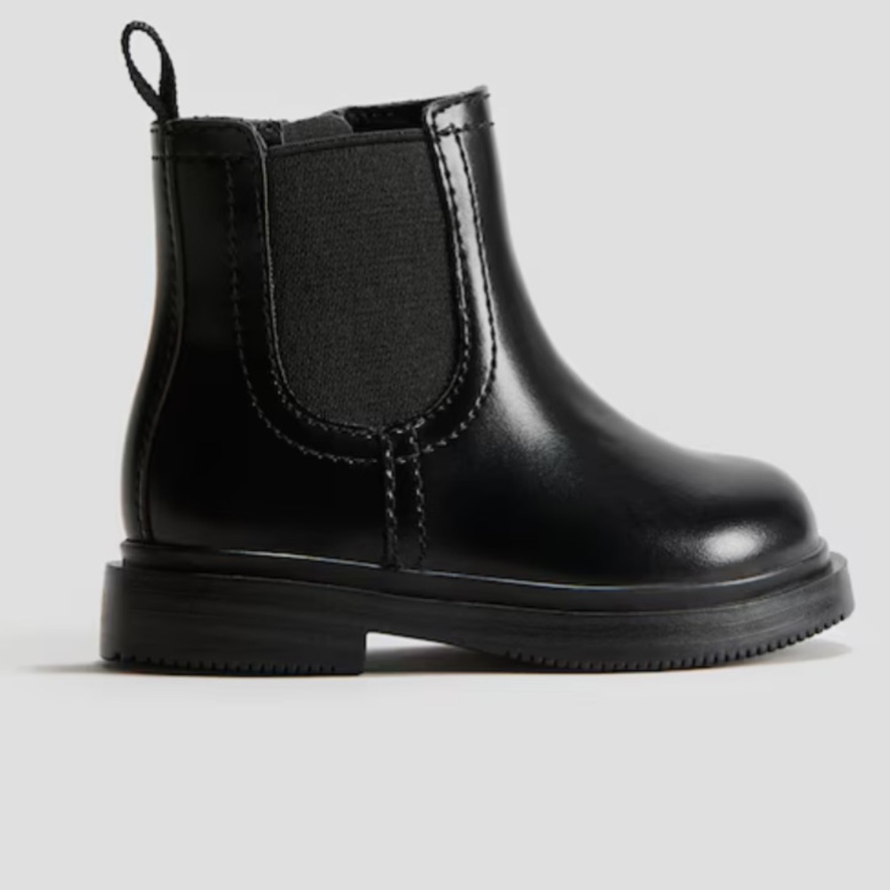 H&M Chelsea Boots